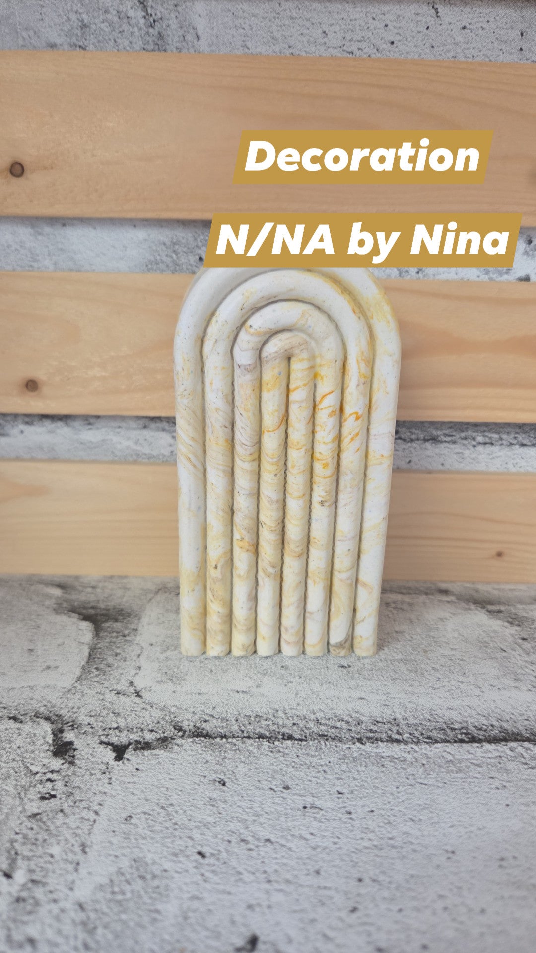 N/NA by Nina - Book End/Shelf Topper
