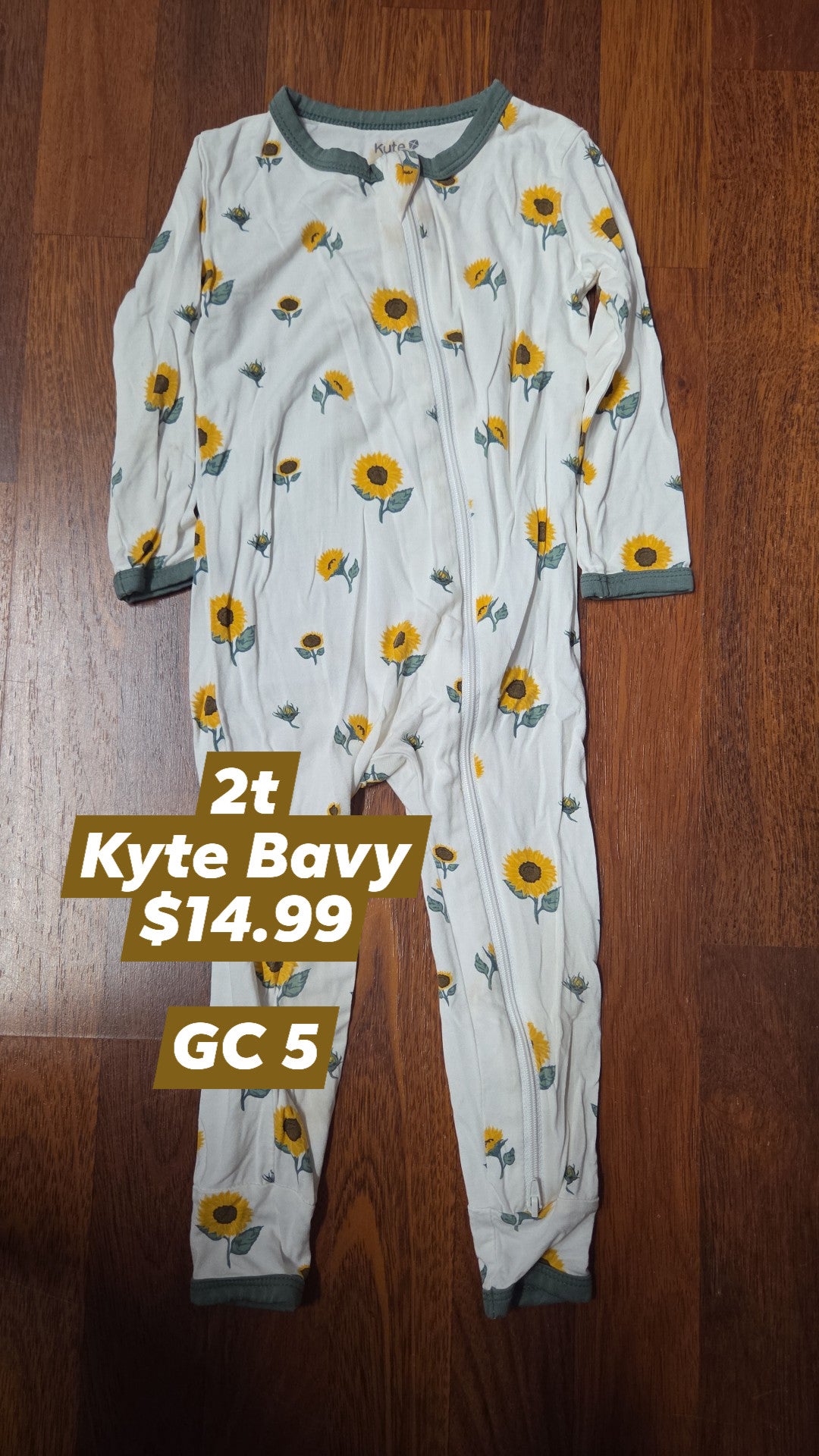 2t - Kyte Baby - Staining by neck