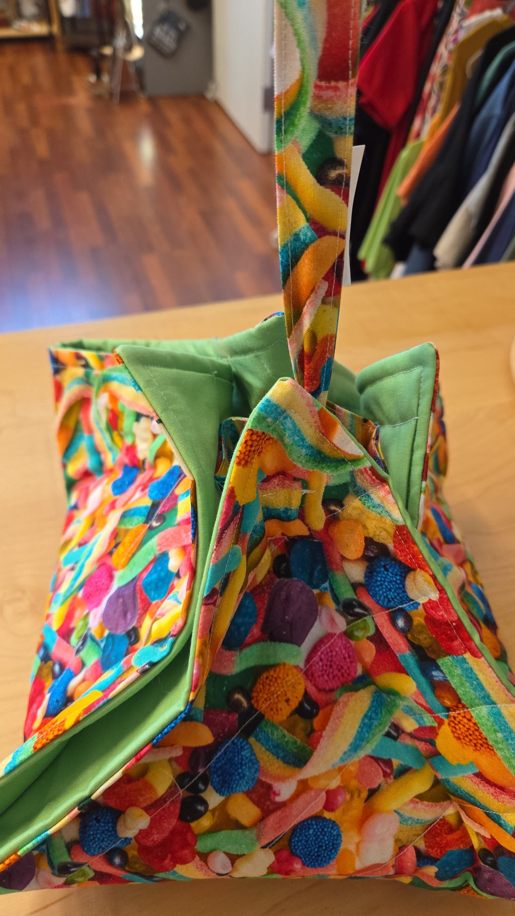 Momma's Gift Shop - Baking Dish Carrier - Includes the Mix and Pan